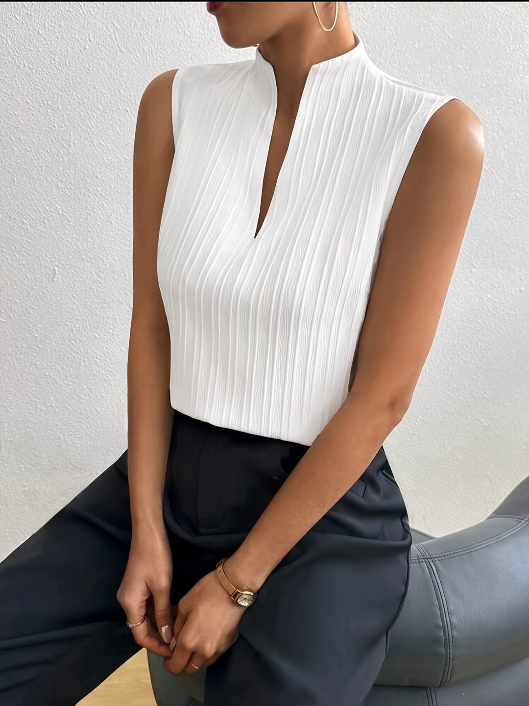 Marlowe | Sleeveless Stand-Collar Blouse