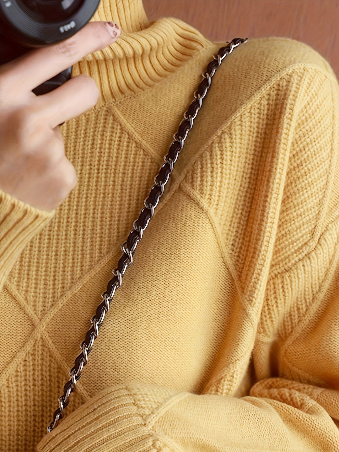 Maren | Textured Turtleneck Sweater