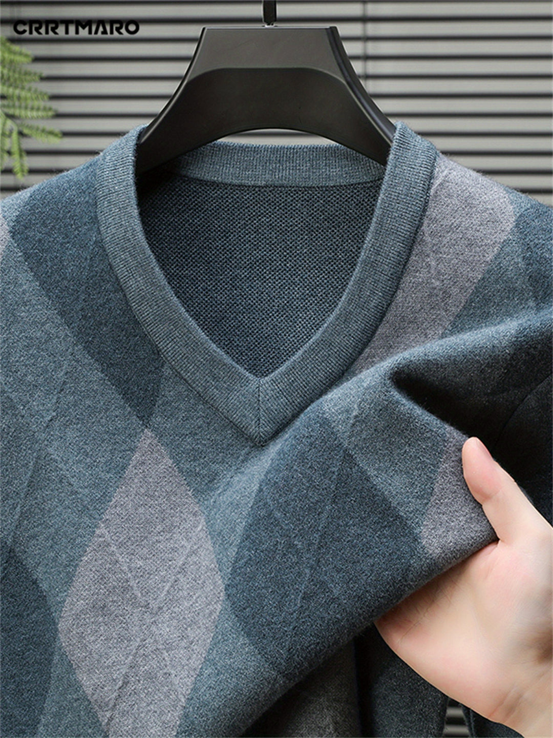 Corbin | Diamond-Pattern V-Neck Sweater