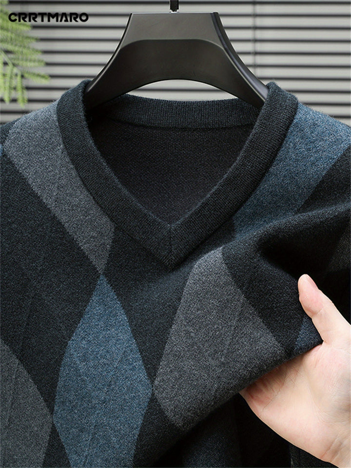 Corbin | Diamond-Pattern V-Neck Sweater