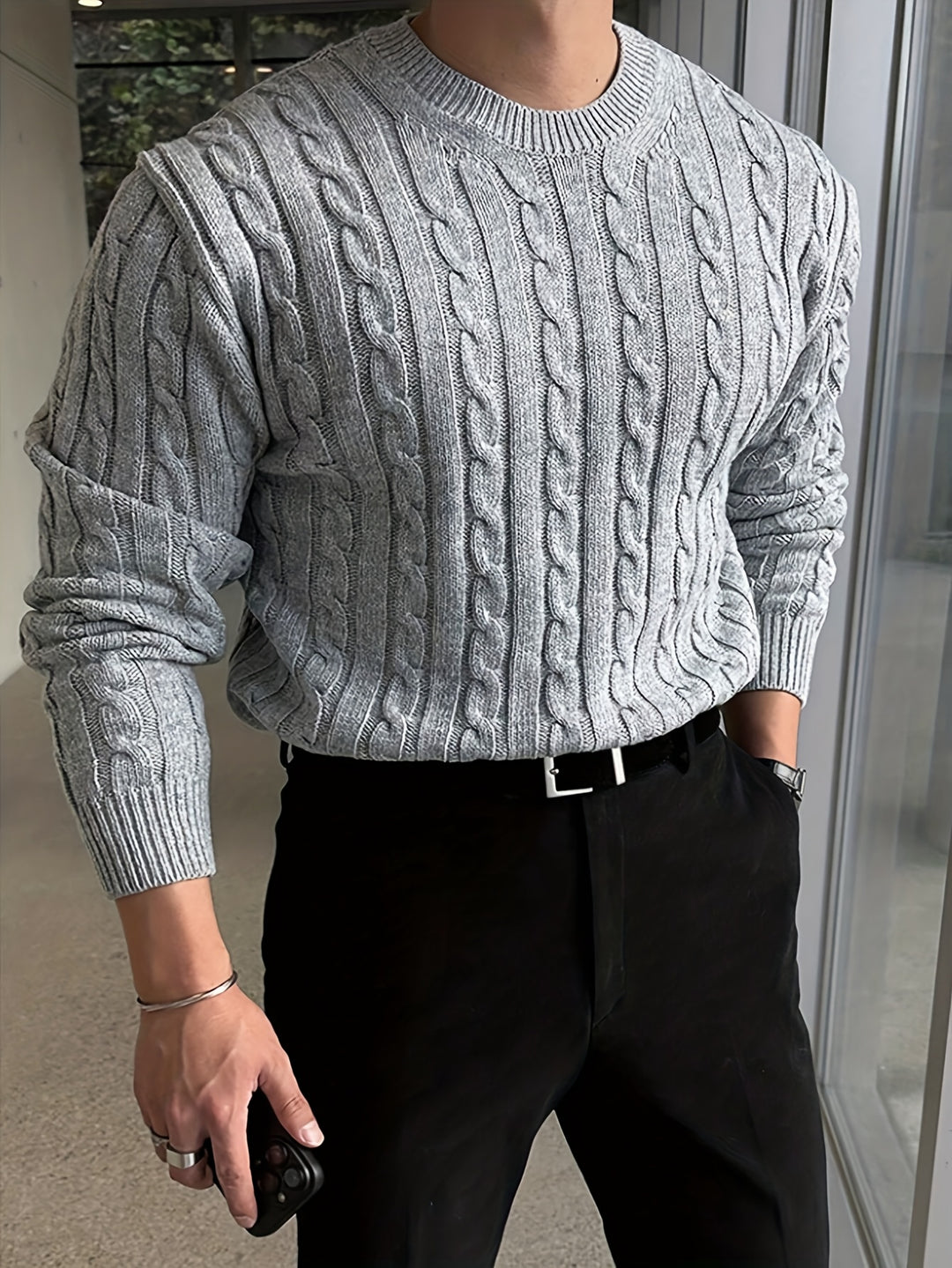Rupert | Cable-Knit Round Neck Sweater