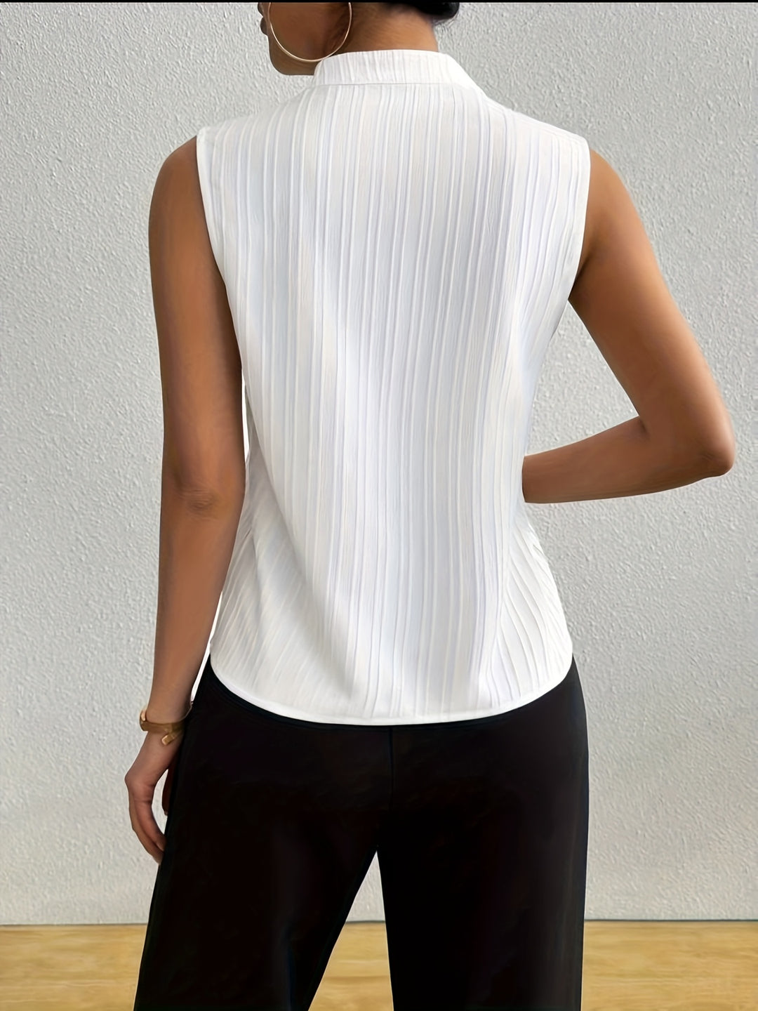 Marlowe | Sleeveless Stand-Collar Blouse