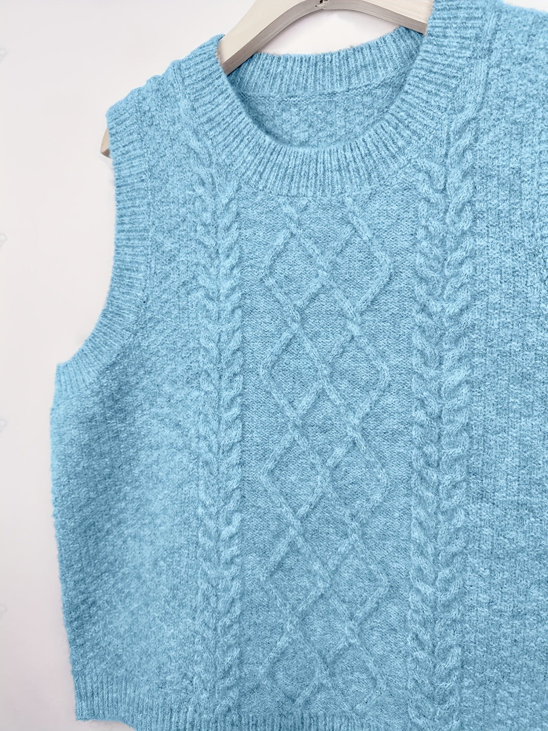 Elaine | Cable-Knit Sleeveless Sweater Vest