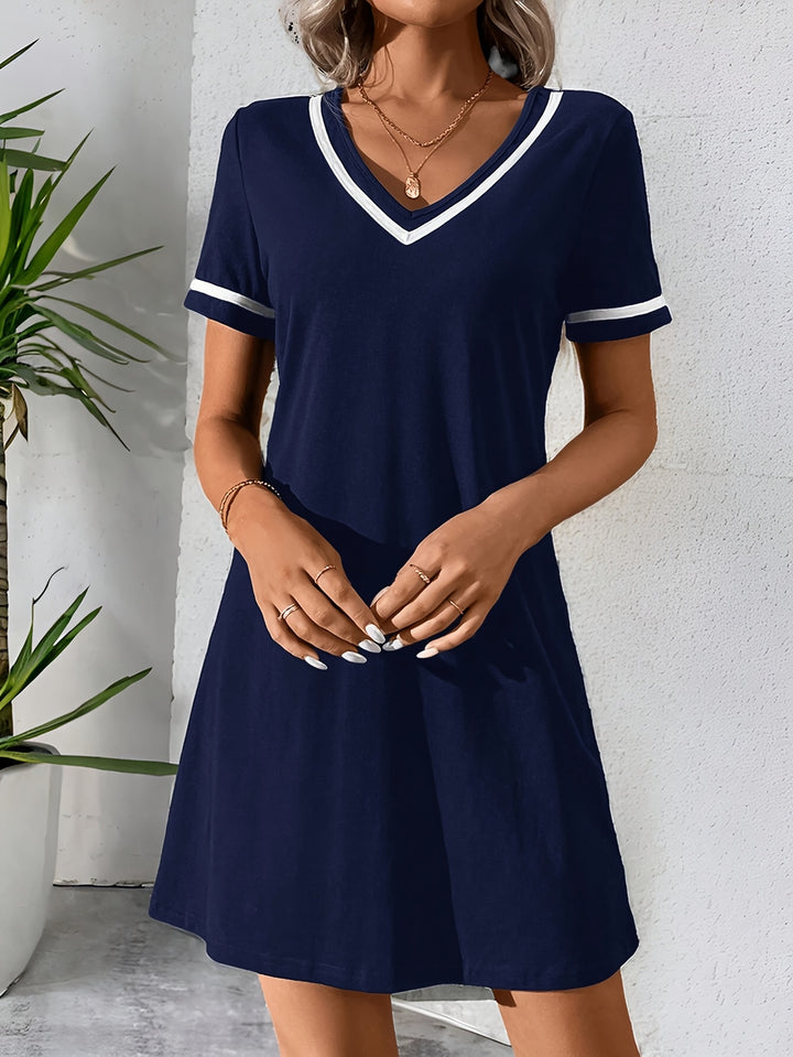 Coralie | Sporty V-Neck Dress