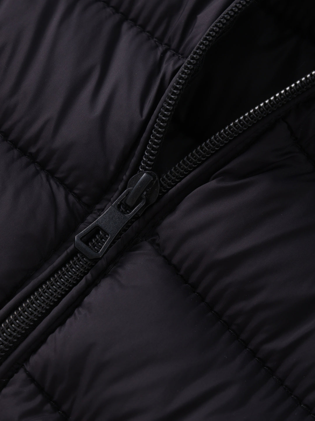 Isla | Slim-Fit Lightweight Padded Jacket