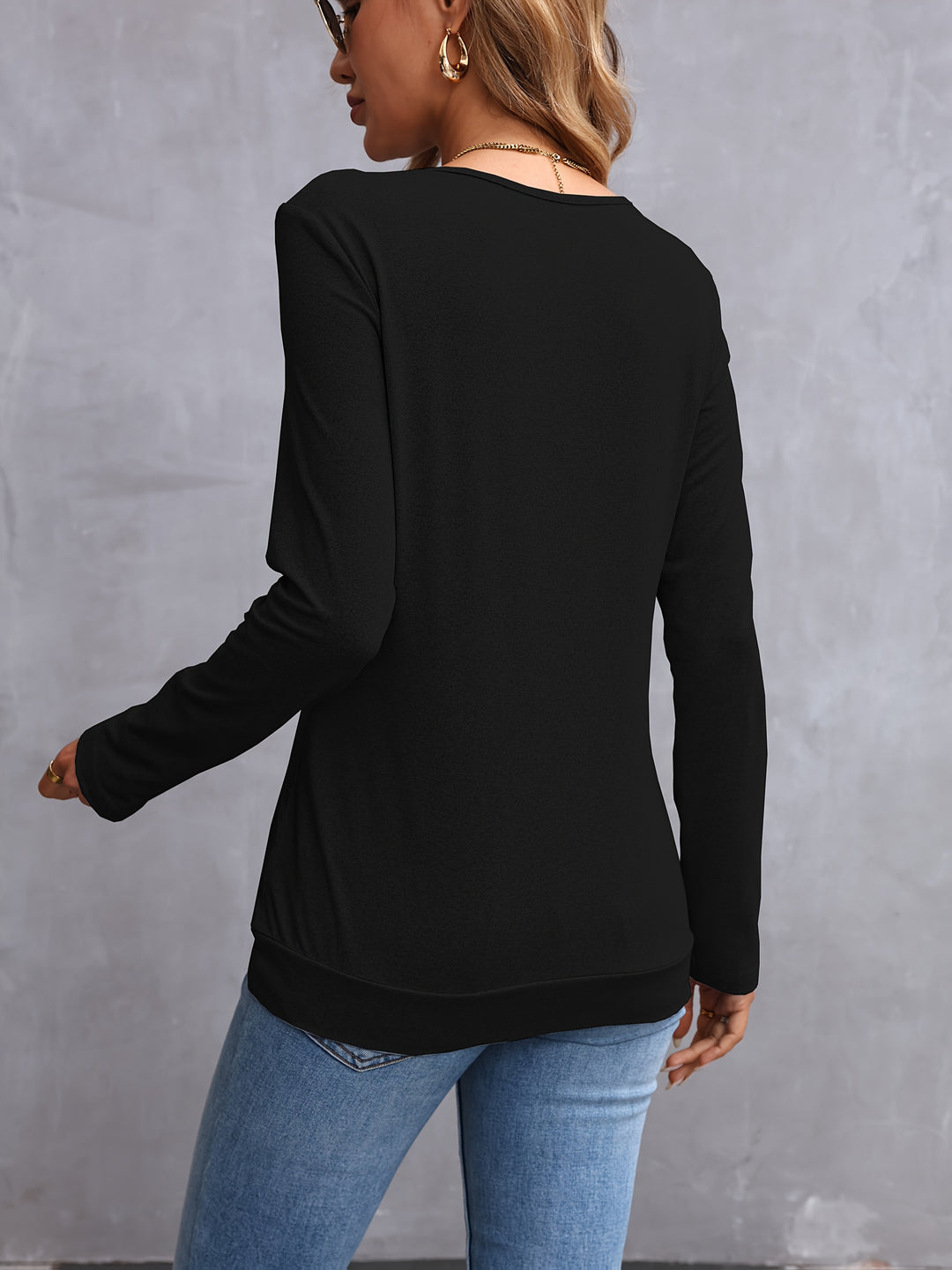 Joanna | Effortless V-Neck Long Sleeve Top