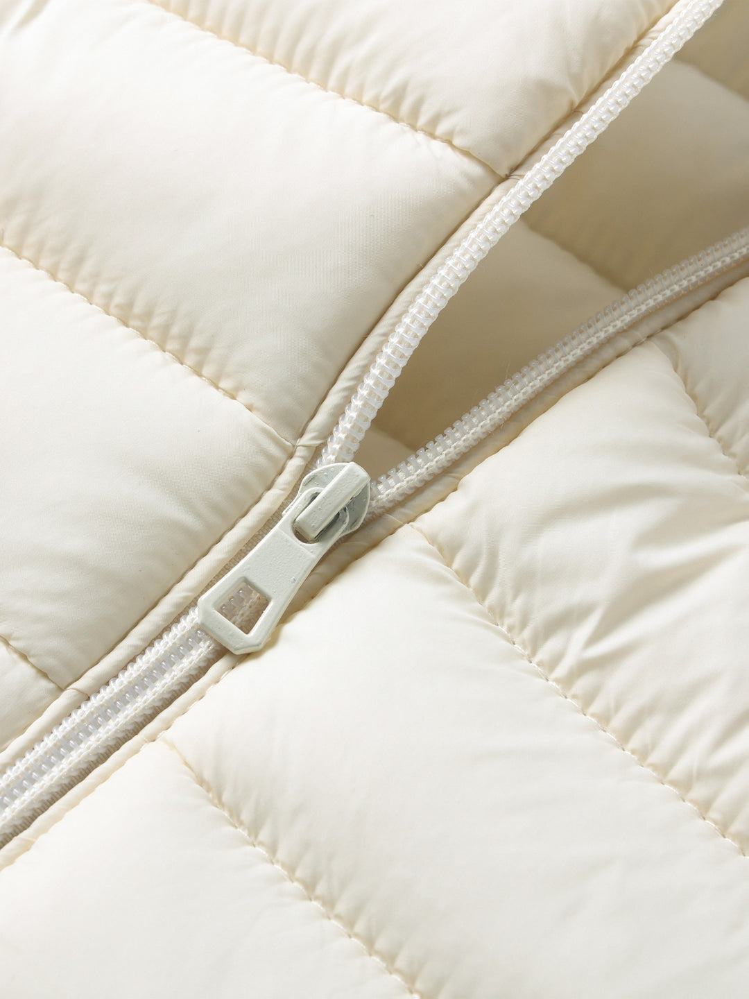 Isla | Slim-Fit Lightweight Padded Jacket