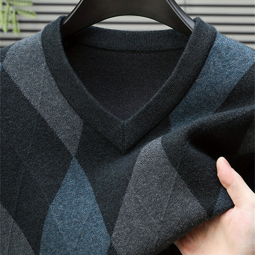 Corbin | Diamond-Pattern V-Neck Sweater
