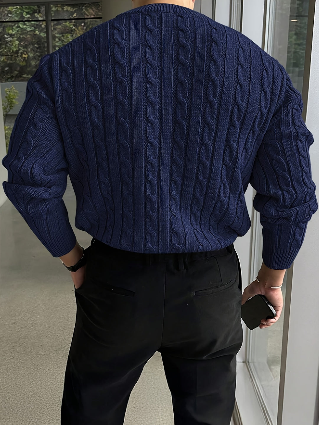 Rupert | Cable-Knit Round Neck Sweater
