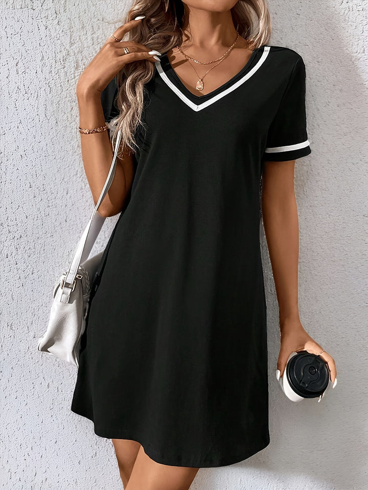 Coralie | Sporty V-Neck Dress