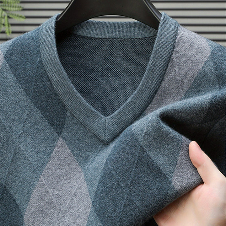Corbin | Diamond-Pattern V-Neck Sweater